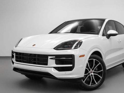 Certified 2026 Porsche Cayenne Coupe AWD/4WD image 7