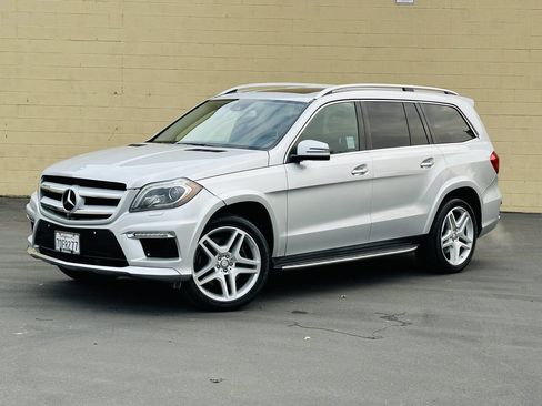 Used 2014 Mercedes-Benz GL 550 4MATIC image 3