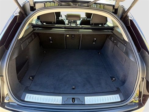 Used 2025 Land Rover Range Rover Velar S image 12