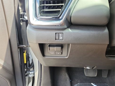 New 2025 GMC Canyon Elevation w/ Convenience Package image 12