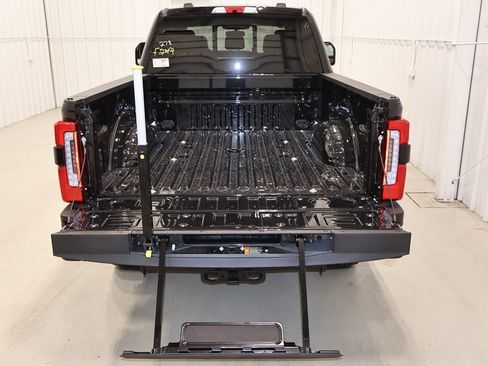New 2026 Ford F250 Platinum image 34