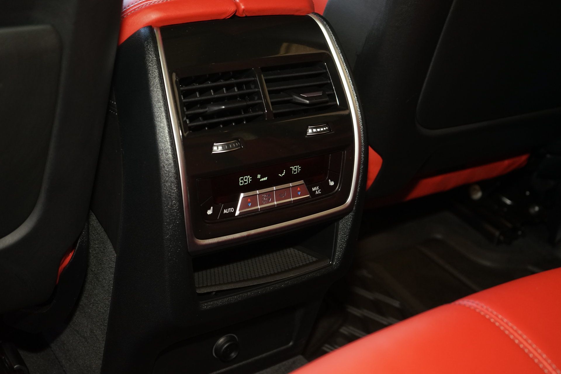 Used 2022 BMW X5 M w/ Executive Package AWD/4WD image 21