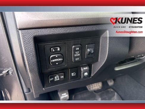 Used 2018 Toyota Tundra SR5 w/ TRD Off Road Package AWD/4WD image 19