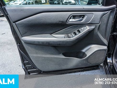 Used 2025 Nissan Rogue SV FWD image 44