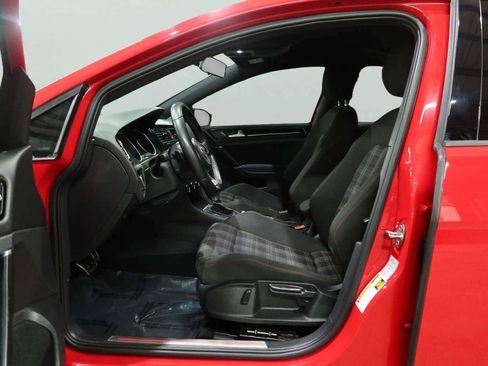 Used 2017 Volkswagen GTI 4-Door FWD image 15