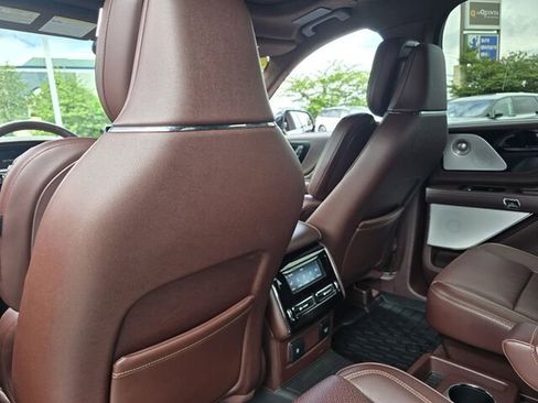 Used 2024 Lincoln Aviator Black Label w/ Dynamic Handling Package AWD/4WD image 13
