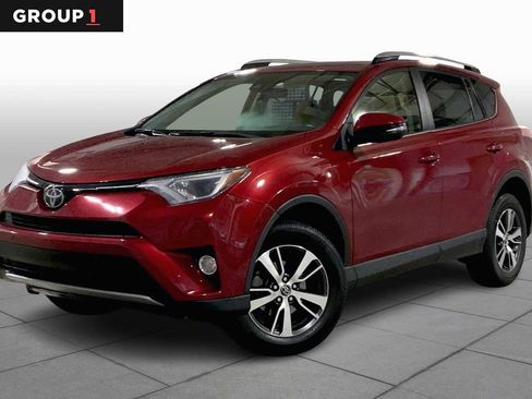 Used 2018 Toyota RAV4 XLE image 1