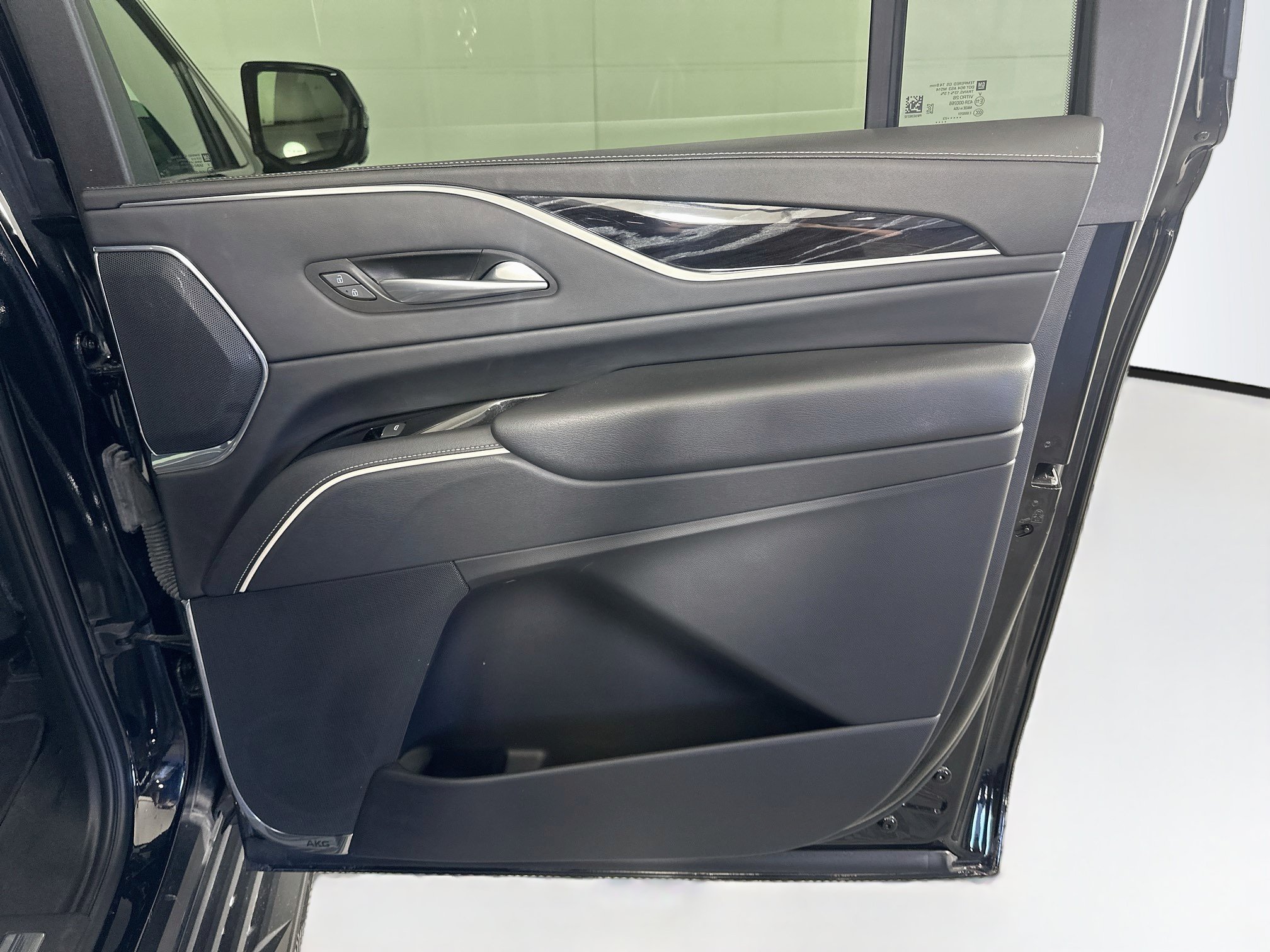 Used 2023 Cadillac Escalade ESV Sport AWD/4WD image 33