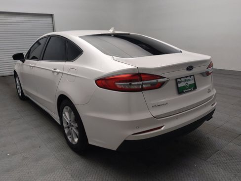 Used 2019 Ford Fusion SE FWD image 5