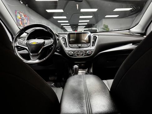 Used 2018 Chevrolet Malibu LT image 40
