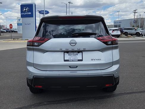 Used 2024 Nissan Rogue SV w/ SV Premium Package AWD/4WD image 21