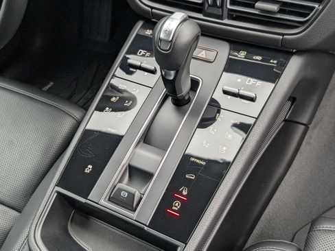 Certified 2024 Porsche Macan AWD/4WD image 15