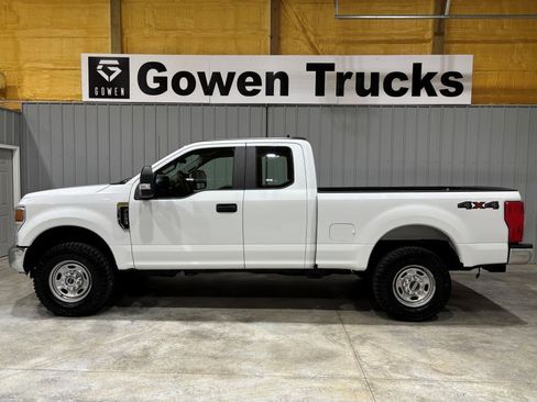Used 2022 Ford F250 XL w/ Power Equipment Group image 2