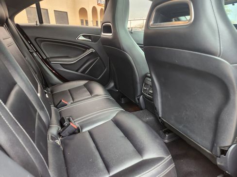 Used 2019 Mercedes-Benz CLA 250 image 11