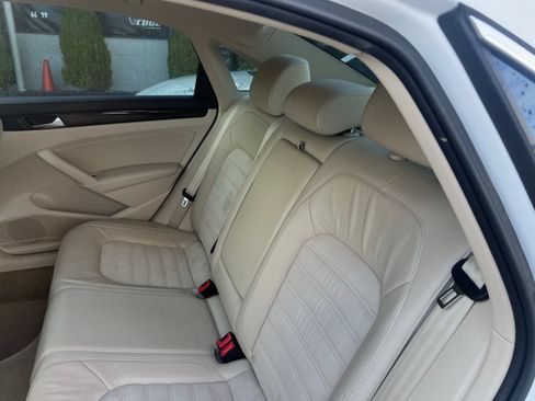 Used 2014 Volkswagen Passat 1.8T SEL Premium FWD image 14