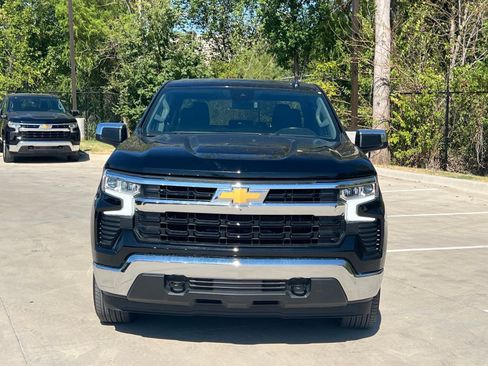 Used 2023 Chevrolet Silverado 1500 LT AWD/4WD image 2