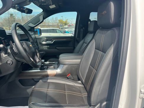 Used 2024 Chevrolet Silverado 1500 High Country w/ Technology Package image 18