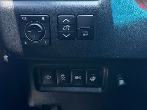 Used 2022 Lexus GX 460 Premium w/ Accessory Package AWD/4WD image 28