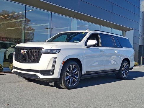 Used 2023 Cadillac Escalade ESV Sport Platinum image 1