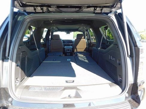 New 2025 Chevrolet Suburban High Country image 31