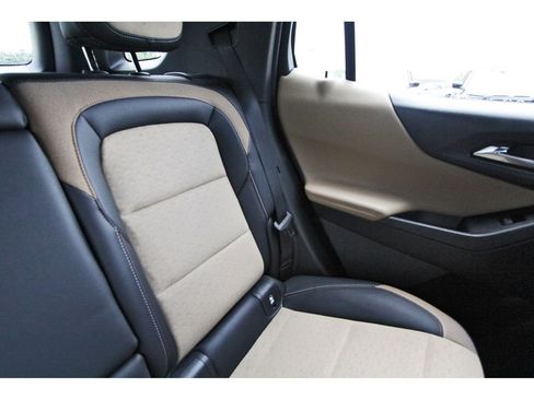 Used 2026 Chevrolet Equinox ACTIV w/ Convenience Package III FWD image 12