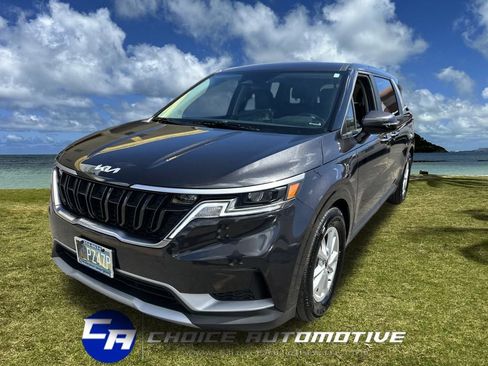 Used 2024 Kia Carnival LX image 1