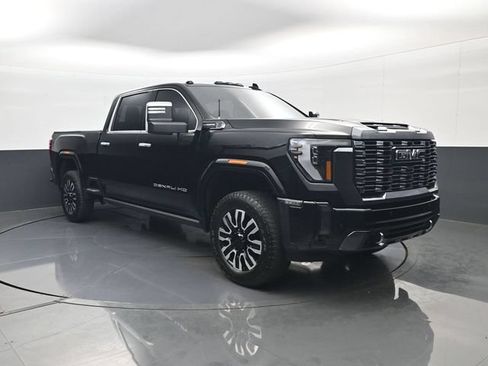 Used 2024 GMC Sierra 2500 Denali Ultimate AWD/4WD image 3