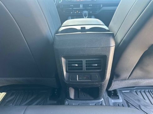 Certified 2024 Chevrolet Colorado Z71 w/ Z71 Convenience Package 2 AWD/4WD image 23