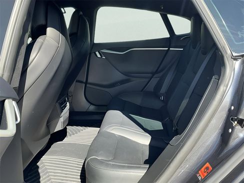 Used 2018 Tesla Model S 75D image 32