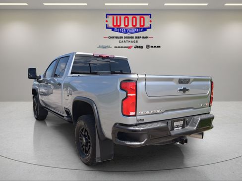 Used 2024 Chevrolet Silverado 2500 ZR2 w/ Technology Package AWD/4WD image 6