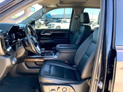 Used 2022 GMC Sierra 1500 Elevation w/ Elevation Premium Package AWD/4WD image 7