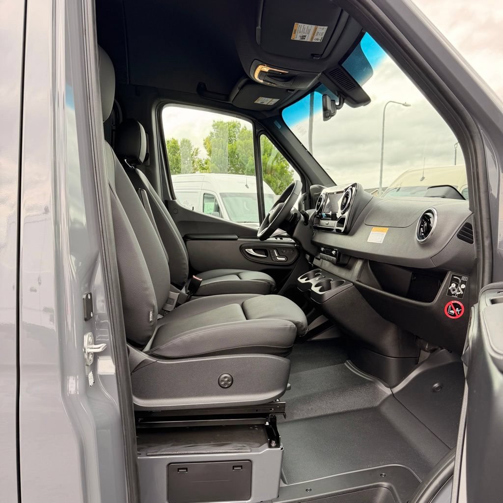 New 2026 Mercedes-Benz Sprinter 2500 image 23