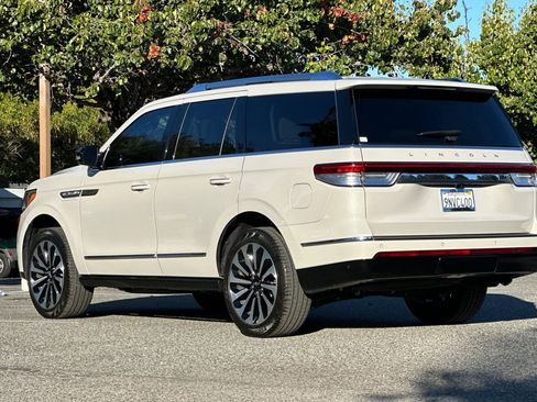 Certified 2024 Lincoln Navigator Reserve image 6