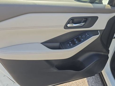 Certified 2023 Nissan Rogue SV w/ SV Premium B Package FWD image 18