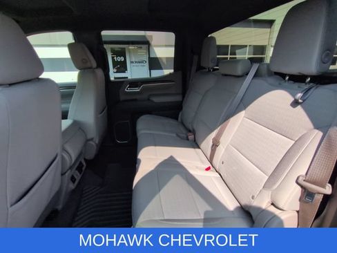 Used 2022 Chevrolet Silverado 1500 LT AWD/4WD image 25