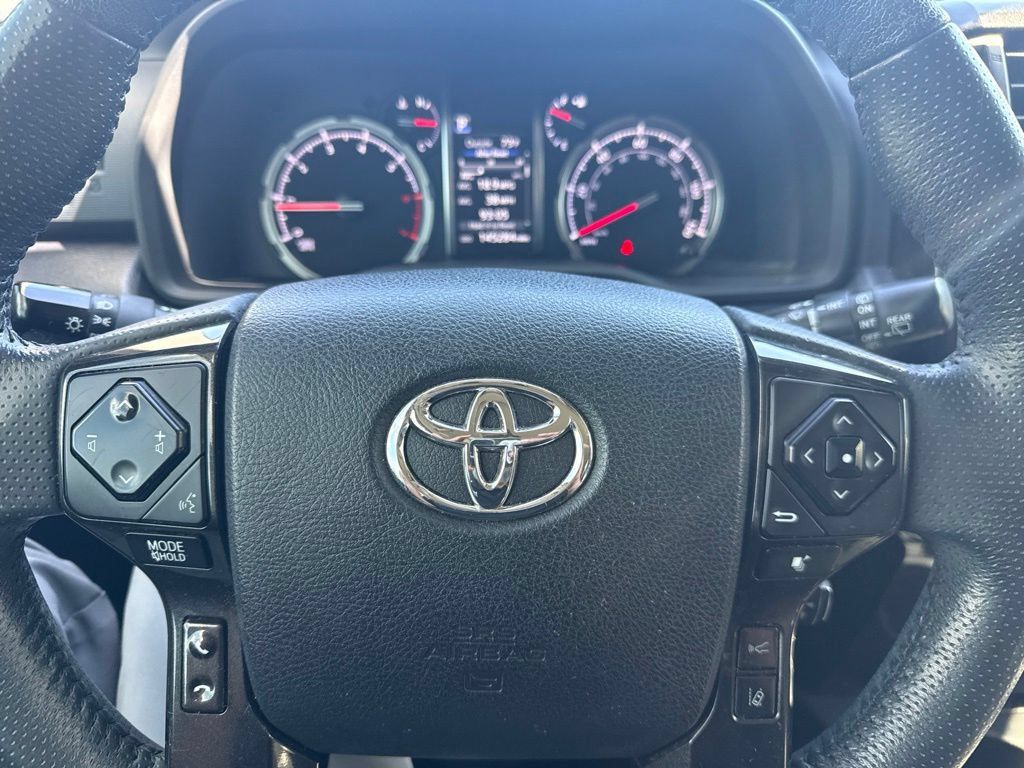 Used 2020 Toyota 4Runner TRD Off-Road Premium w/ Moonroof Package AWD/4WD image 7