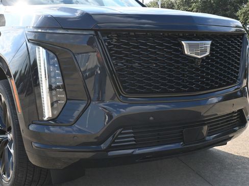 New 2025 Cadillac Escalade Sport Platinum w/ LPO, ONYX Package image 29