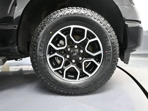 Used 2022 Ford F150 Lariat AWD/4WD image 12