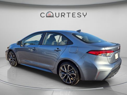 Used 2021 Toyota Corolla SE FWD image 5