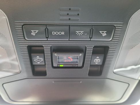 Used 2021 Toyota RAV4 XSE AWD/4WD image 32