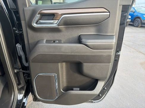 Used 2025 Chevrolet Silverado 1500 LT AWD/4WD image 50