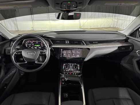 Used 2021 Audi e-tron Premium w/ Convenience Plus Package AWD/4WD image 22