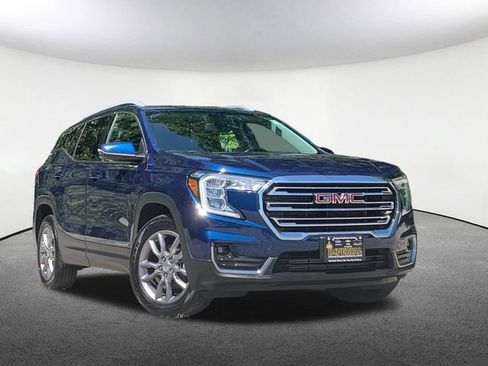 Used 2022 GMC Terrain SLT AWD/4WD image 2