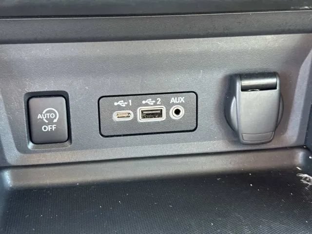 Certified 2025 Nissan Sentra SV FWD image 36