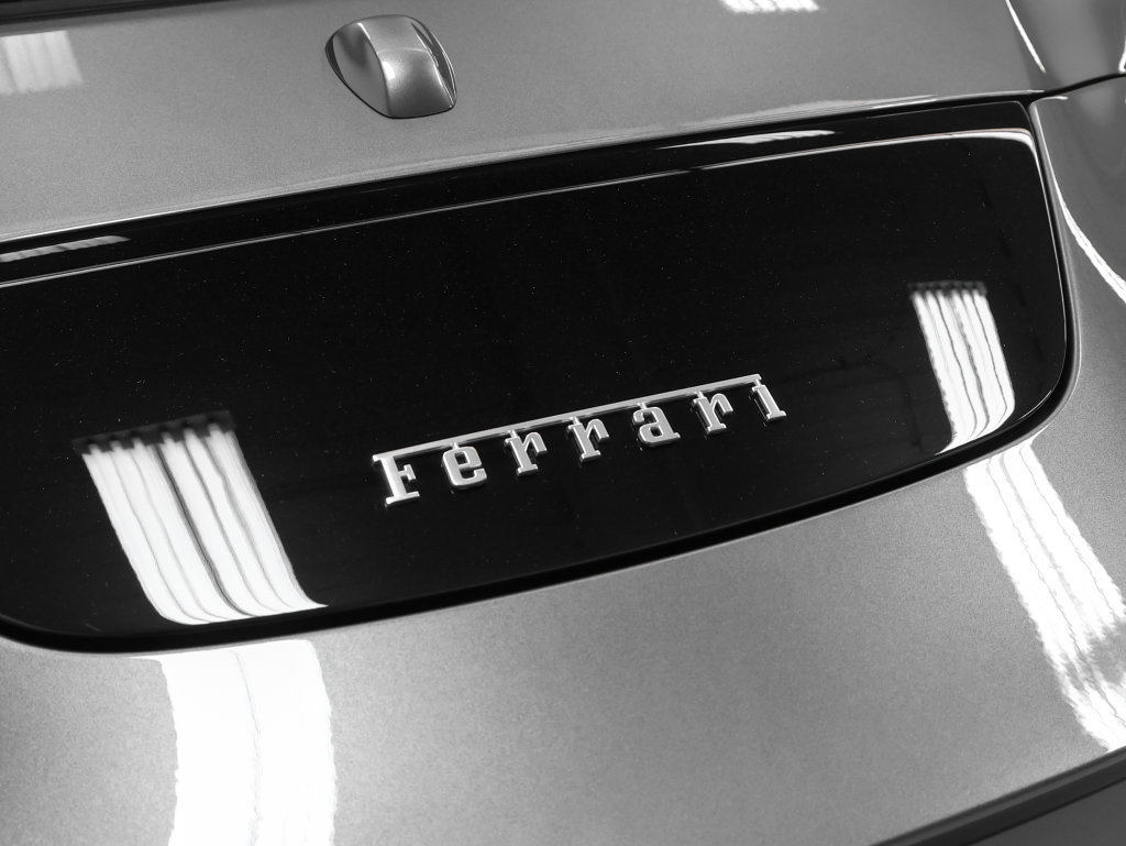 Used 2024 Ferrari Roma Spider RWD image 41