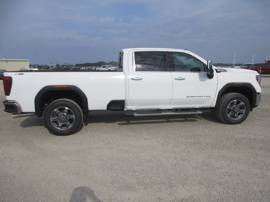 New 2026 GMC Sierra 3500 SLT w/ SLT Premium Package AWD/4WD image 3