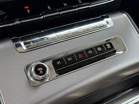 New 2025 Lincoln Aviator AWD w/ Equipment Group 101A image 25
