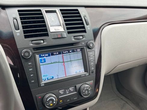 Used 2009 Cadillac DTS w/ Sun And Navigation Package FWD image 24