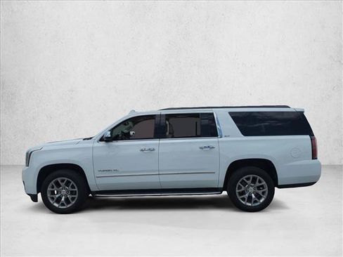 Used 2018 GMC Yukon XL SLT w/ Open Road Package RWD image 9