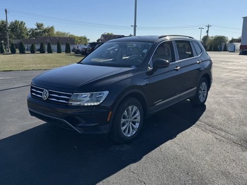 Used 2018 Volkswagen Tiguan SE image 2